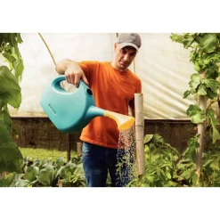 Regadera Plástica Azul 7 litros Riego Eficiente y Uniforme. Tierragro